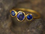 blue sapphires ring// gold sapphire ring//blue sapphire gold ring//stones ring//24k gold ring//fine gold ring//oval & circle blue sapphires