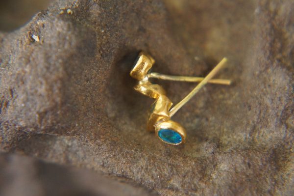 24k gold topaz and neon apatite studs//gold blue gems studs//topaz and apatite Earrings//blue earrings//24k gold jewelry