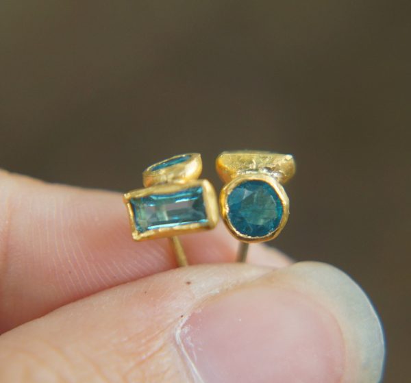 24k gold topaz and neon apatite studs//gold blue gems studs//topaz and apatite Earrings//blue earrings//24k gold jewelry