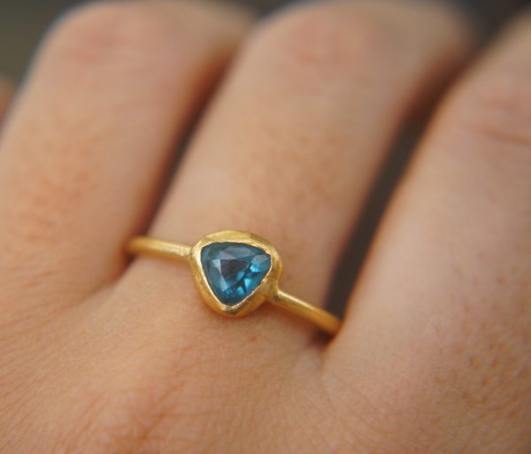 24k gold blue tourmaline ring//gold tourmaline ring//24k tourmaline jewelry//unique tourmaline engagement ring//artisan tourmaline ring