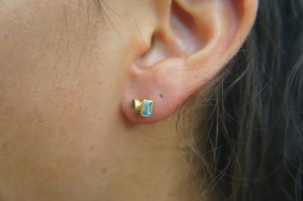 24k gold topaz and neon apatite studs//gold blue gems studs//topaz and apatite Earrings//blue earrings//24k gold jewelry