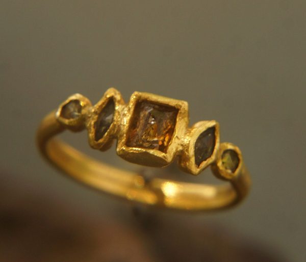 24k gold diamonds ring//drop diamond ring//unique engagement ring//diamond engagement ring//artisan diamond ring//multi stone diamond ring