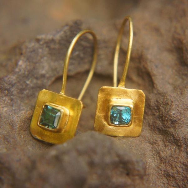24k Natural blue Zircon gold dangle//24k solid gold earrings//handmade artisan blue Zircon earrings//24k Zircon dangle//24k blue Zircon