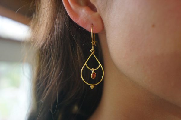 24k gold earrings//orange sapphire Earrings//Gold dangle earrings//gold nuggets earrings//gold dangle earring//sapphire gold earrings