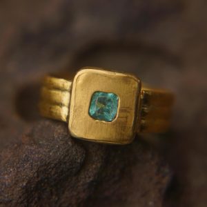 24k gold emerald ring//artisan square emerald ring//unique statement emerald gold ring//24k solid gold hand made ring//artisan jewelry