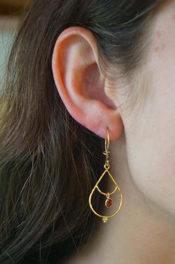 24k gold earrings//orange sapphire Earrings//Gold dangle earrings//gold nuggets earrings//gold dangle earring//sapphire gold earrings