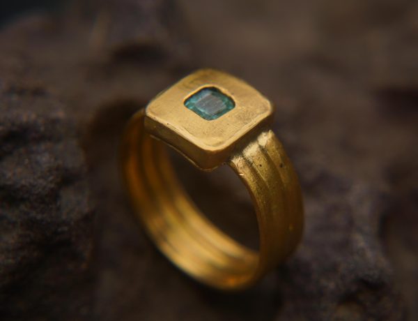 24k gold emerald ring//artisan square emerald ring//unique statement emerald gold ring//24k solid gold hand made ring//artisan jewelry